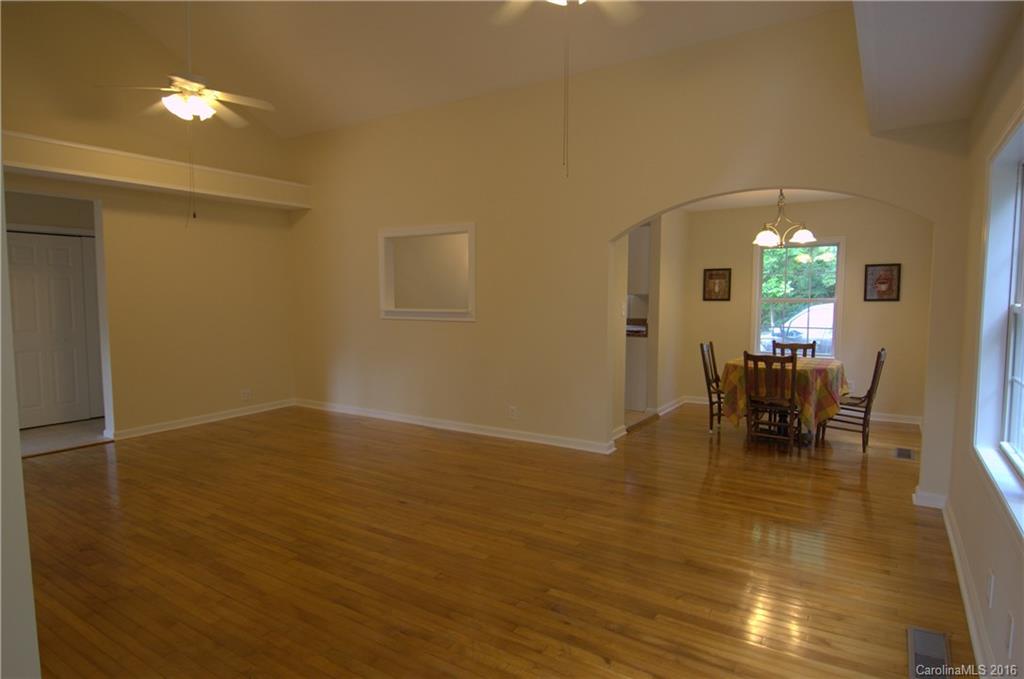 33 Laurel Pines Church Road, Unit 1 Fairview, NC 28730 - Photo 4 of 16 Gallery Image 4