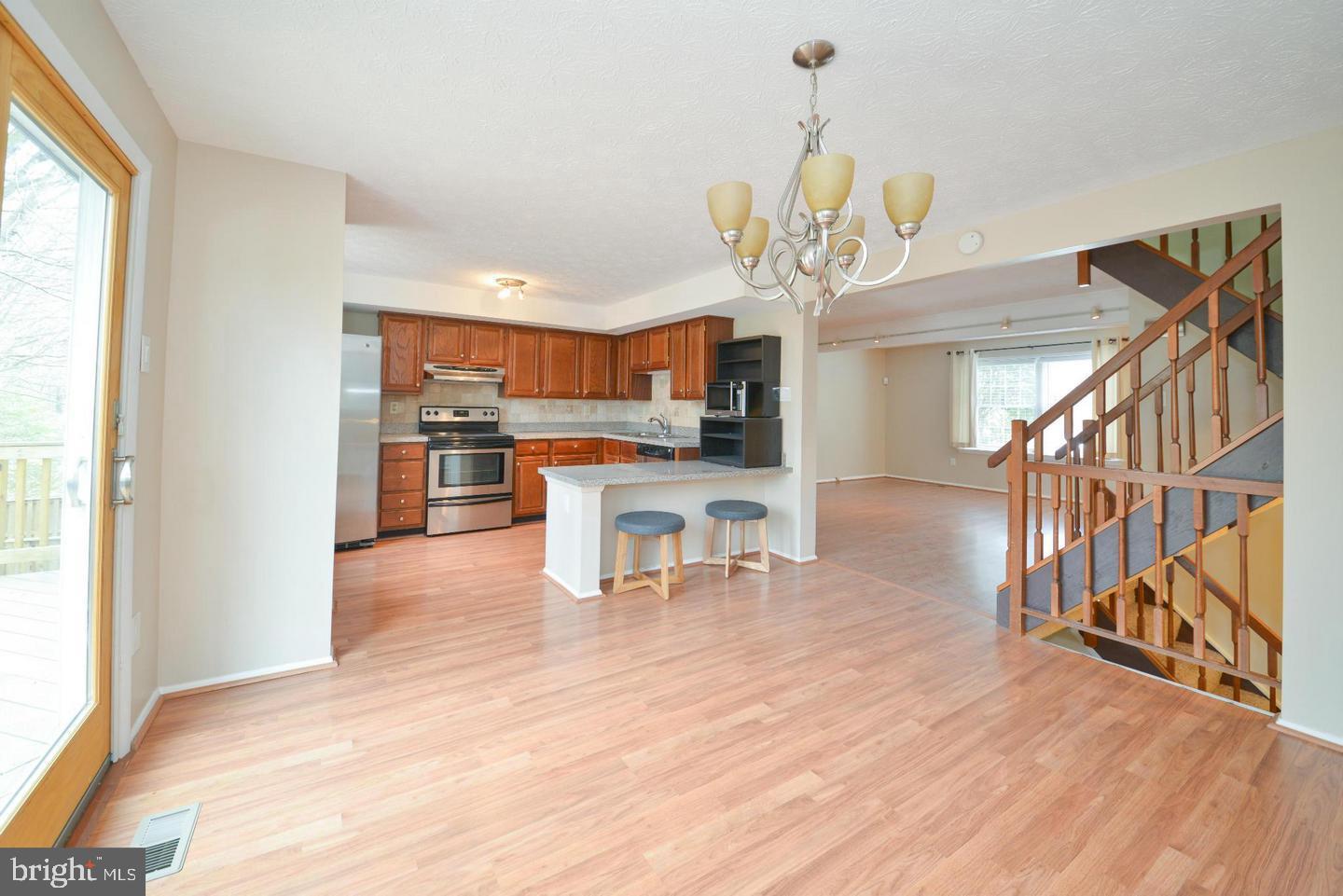 2331 Middle Creek Lane Reston, VA 20191 - Photo 8 of 15 Spacious Eat-in Kitchen