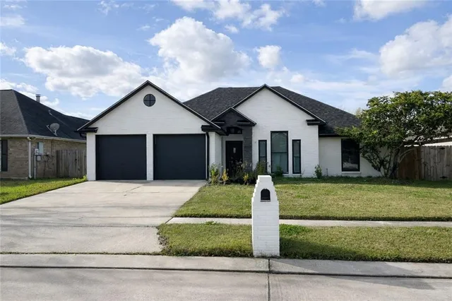 $247,900 | 33 Sandpiper Drive, Laplace, LA 70068