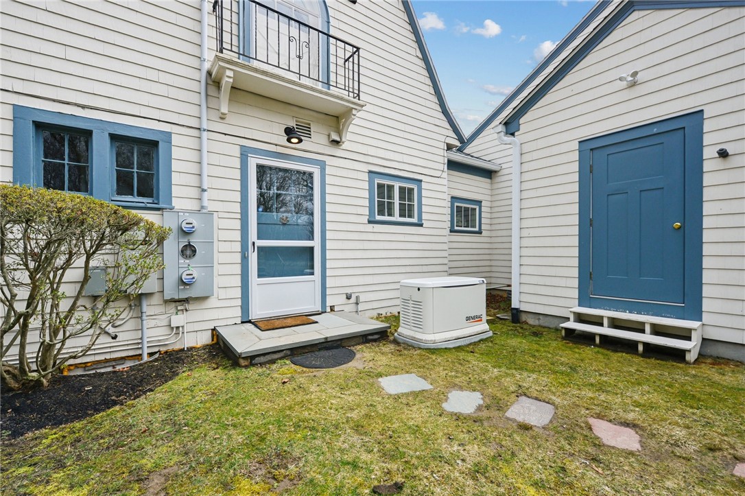 450 Ocean Road, Unit B Narragansett, RI 02882 - Photo 2 of 20