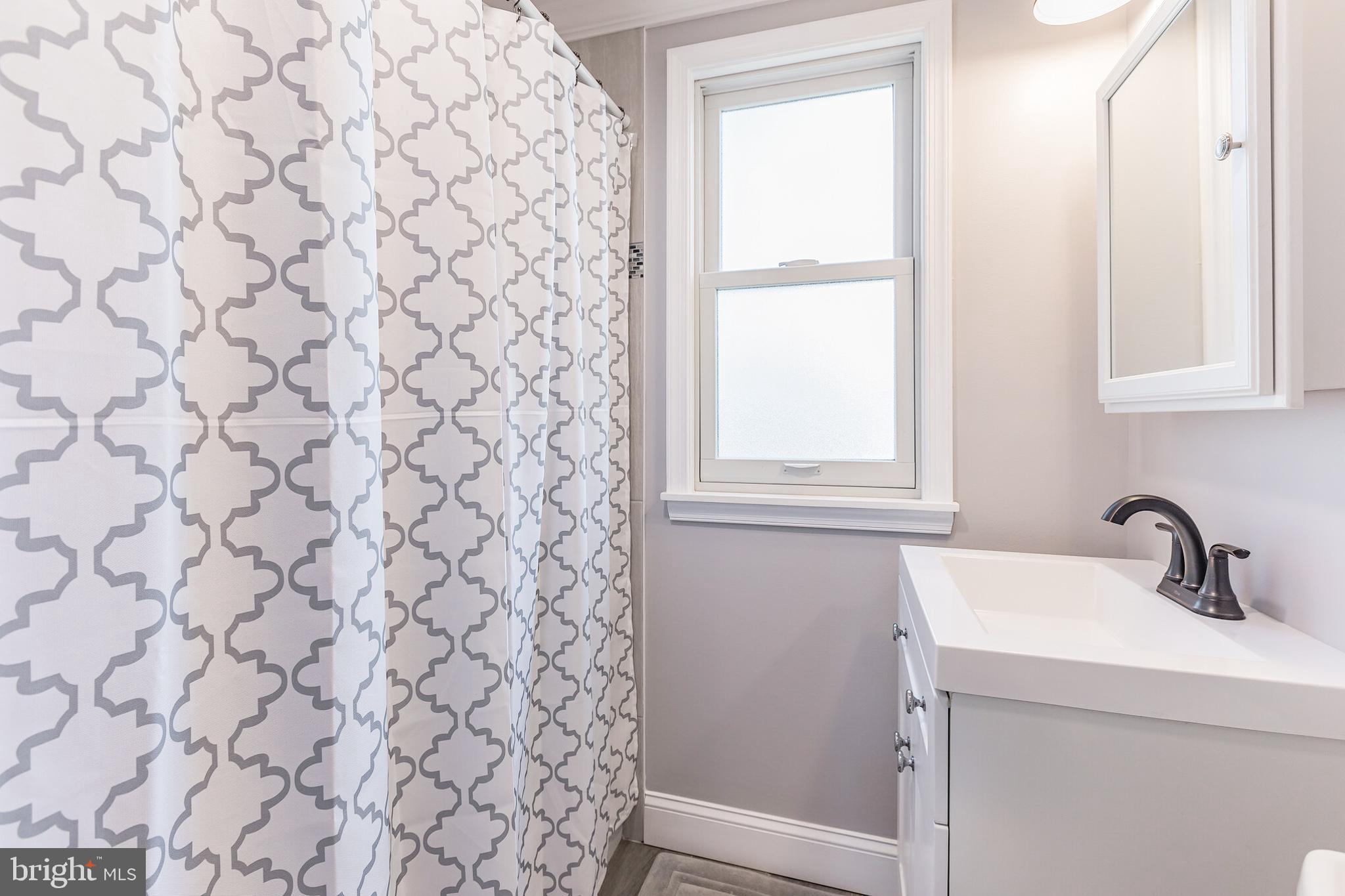 426 Russell Street Ridley Park, PA 19078 - Photo 19 of 29 Upstairs Full Bath