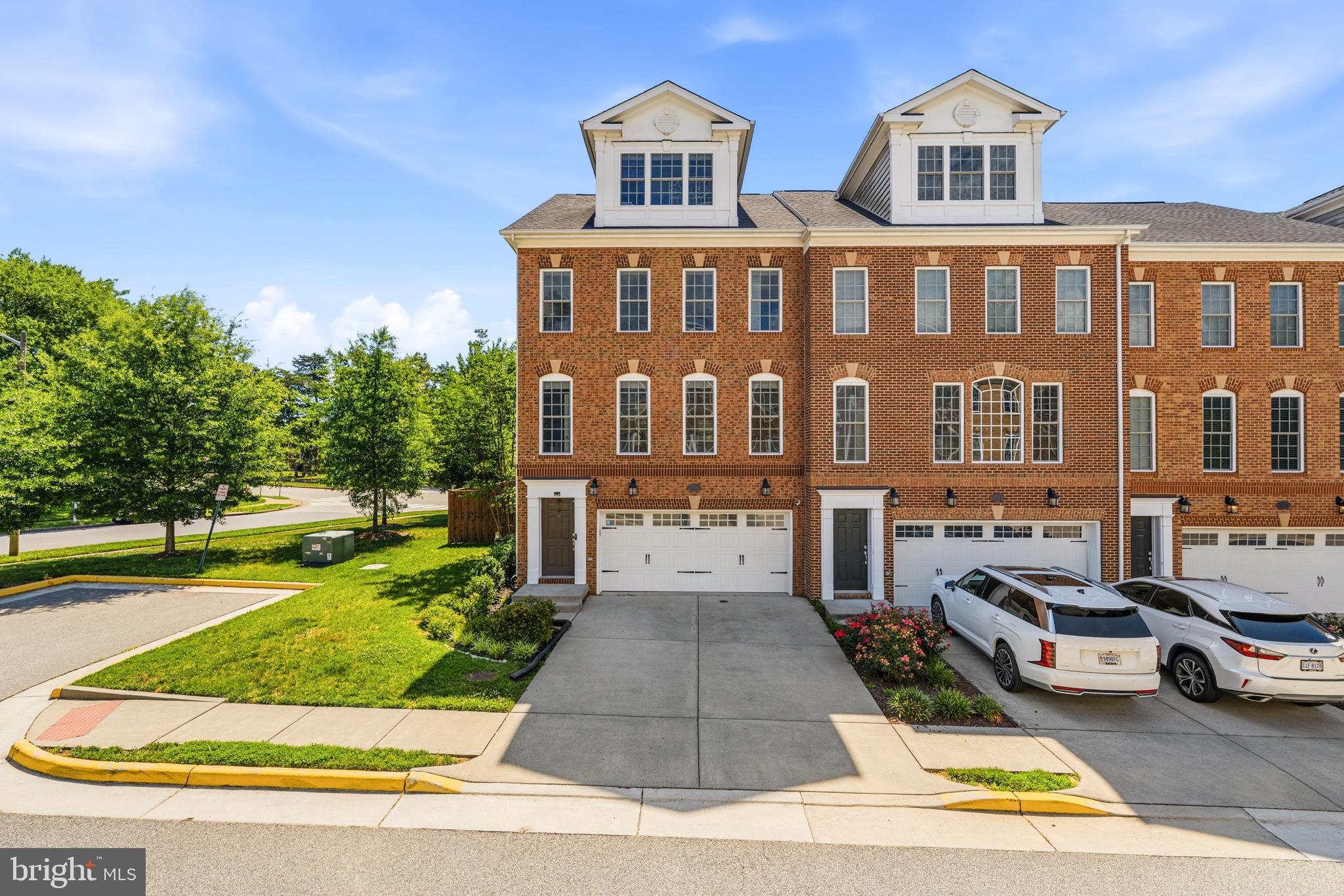 Welcome 7891 Carbondale Way!