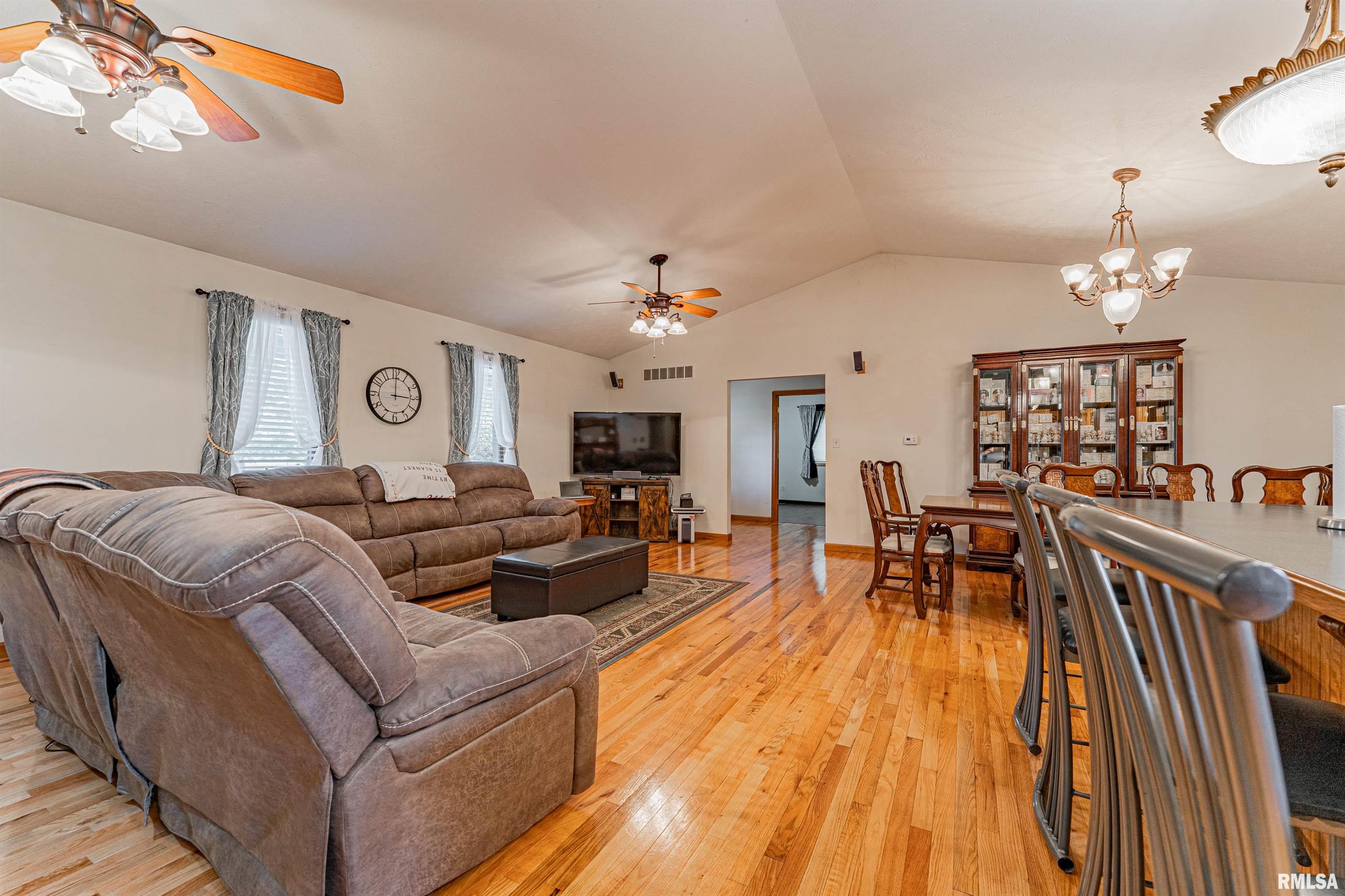 8484 Waynesville Road Wapella, IL 61777 - Photo 11 of 50 Gallery Image 11