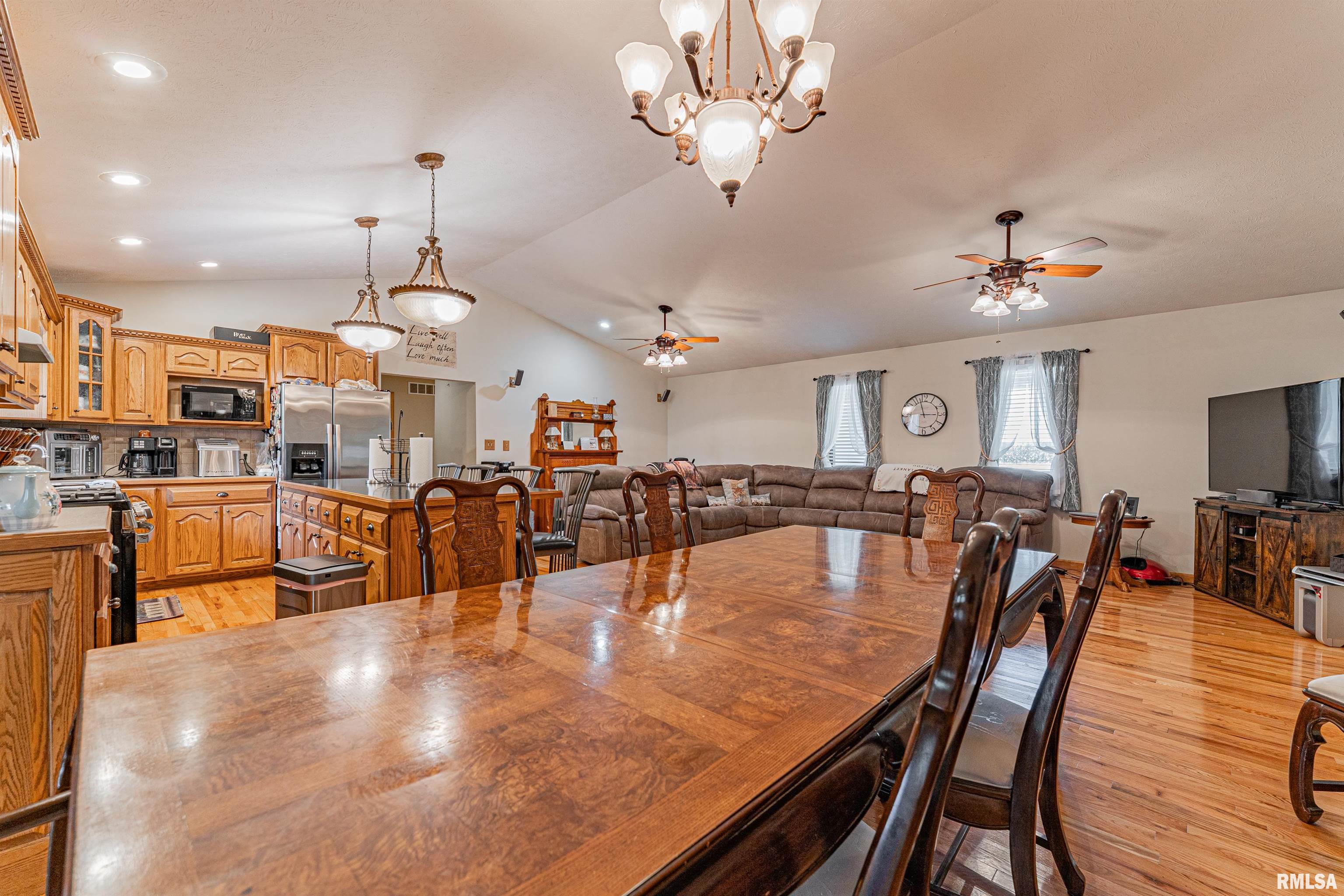 8484 Waynesville Road Wapella, IL 61777 - Photo 14 of 50 Gallery Image 14