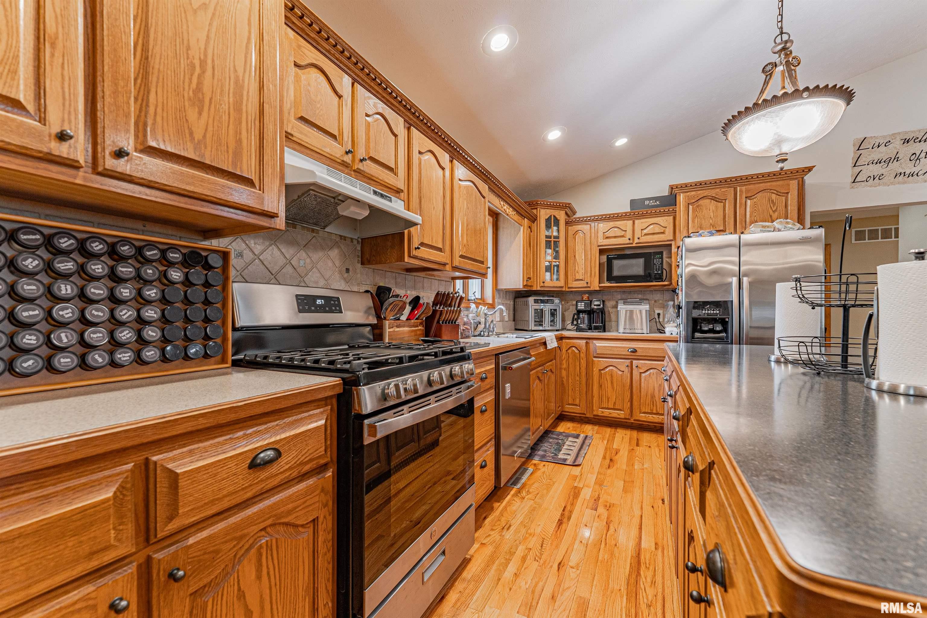 8484 Waynesville Road Wapella, IL 61777 - Photo 15 of 50 Gallery Image 15