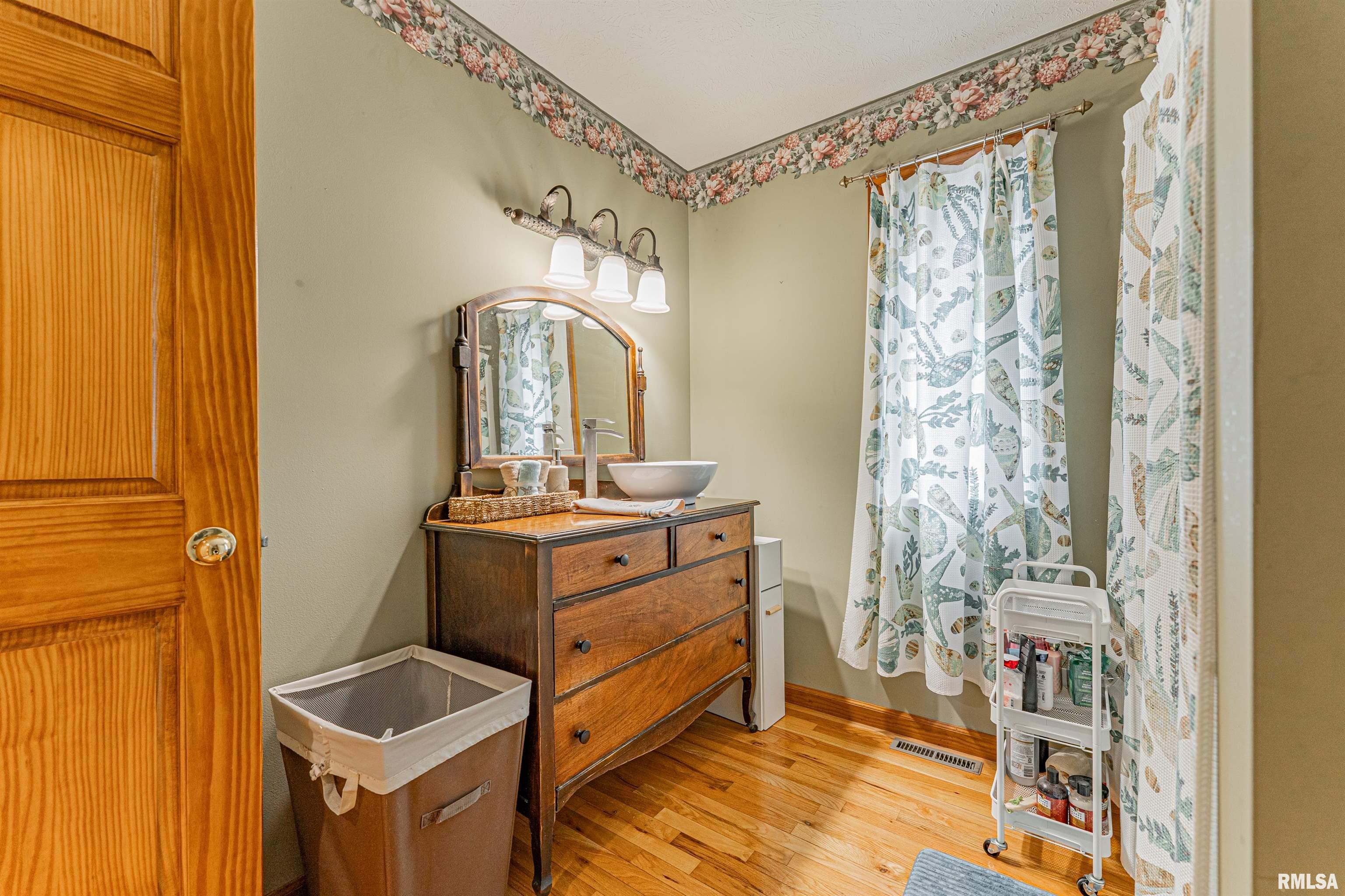 8484 Waynesville Road Wapella, IL 61777 - Photo 27 of 50 Gallery Image 27