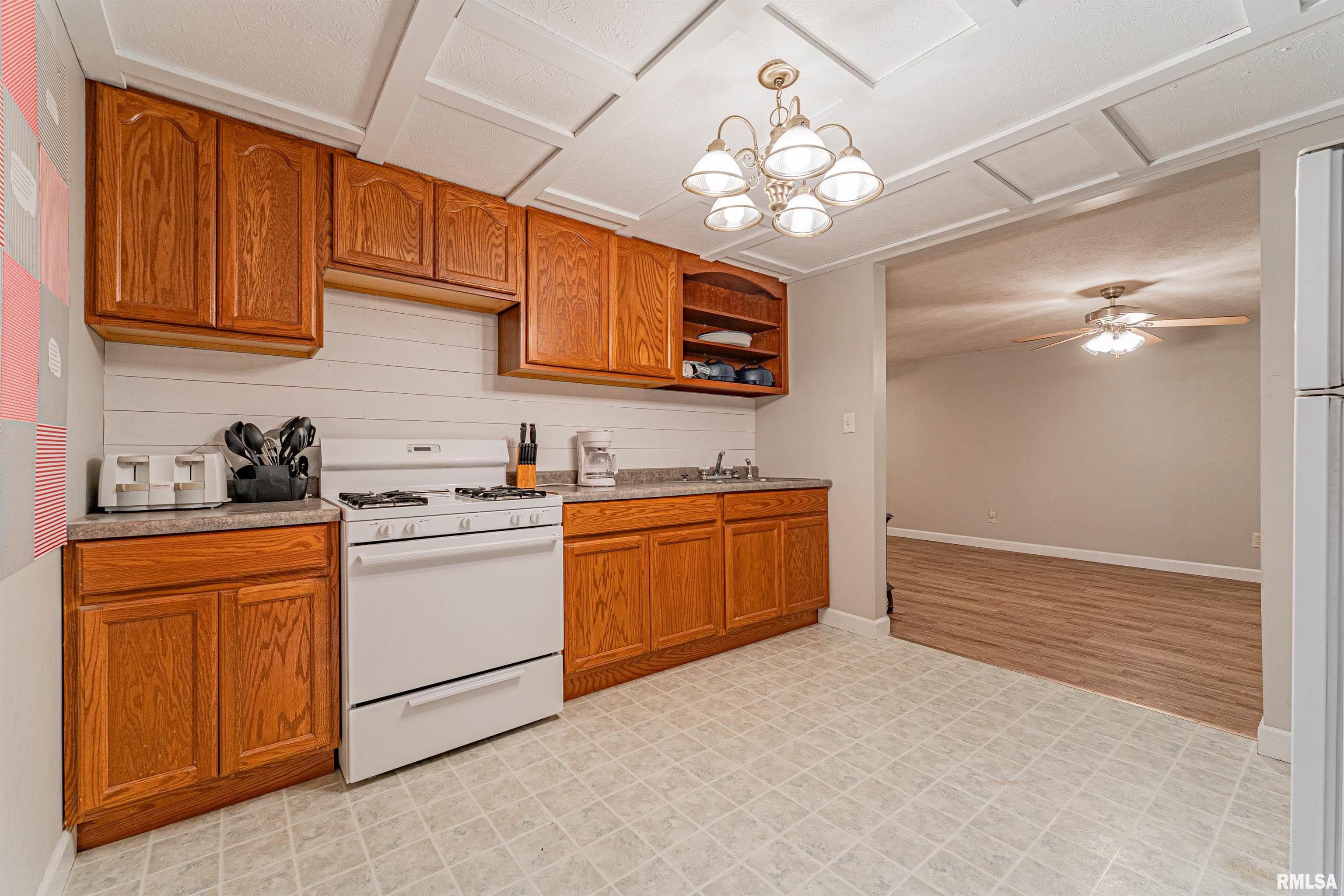 8484 Waynesville Road Wapella, IL 61777 - Photo 34 of 50 Gallery Image 34