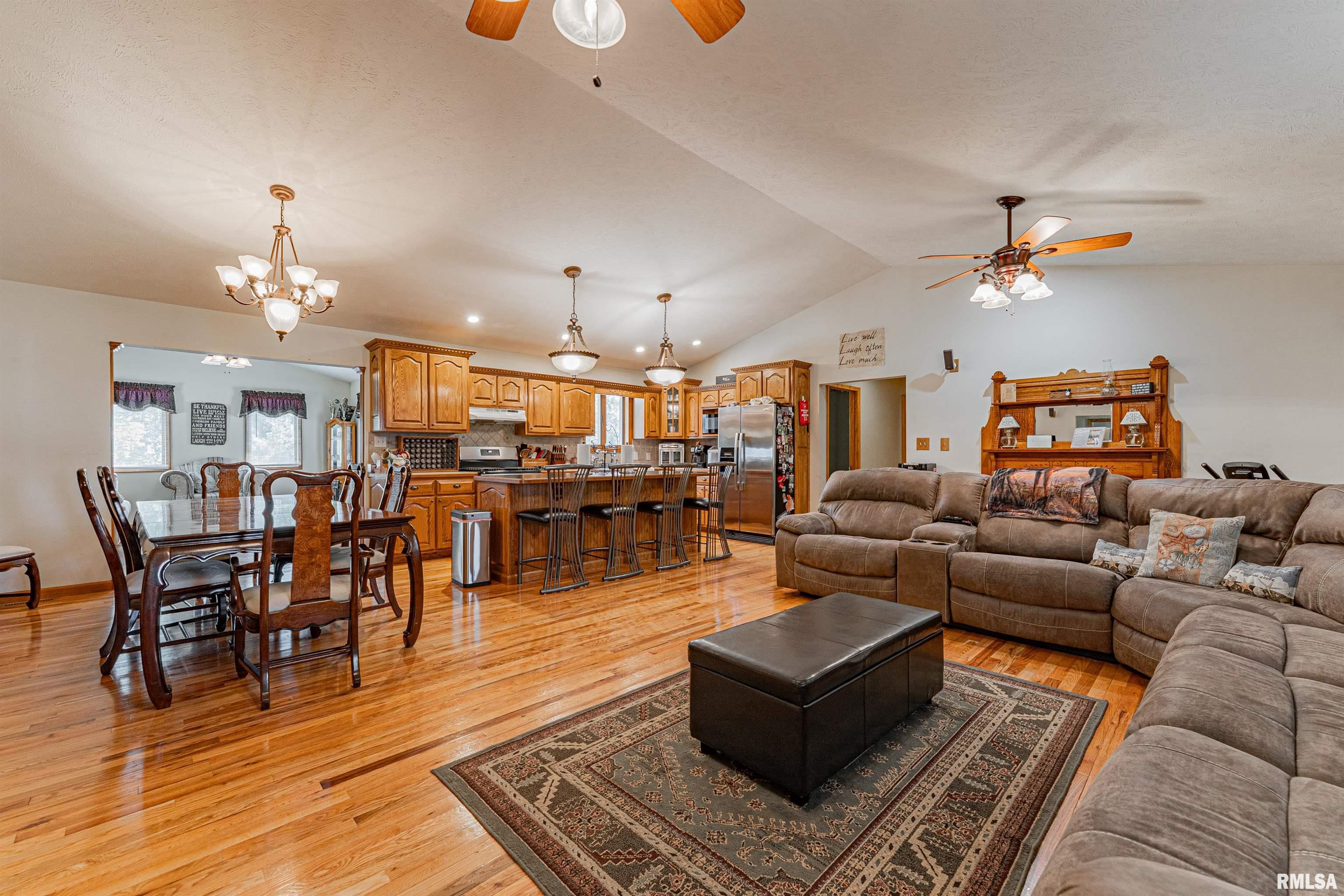 8484 Waynesville Road Wapella, IL 61777 - Photo 10 of 50 Gallery Image 10