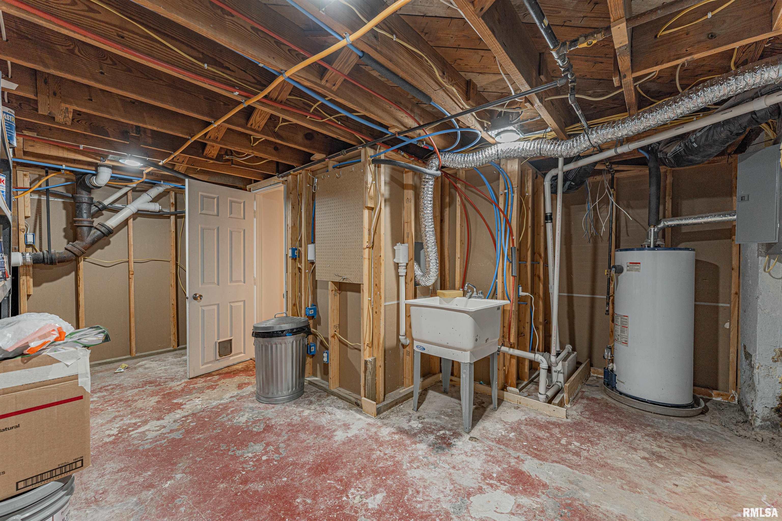 166 Hamilton Street Warrensburg, IL 62573 - Photo 28 of 36