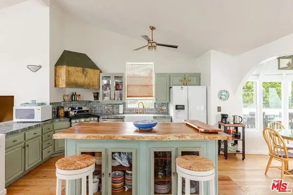 $16,995 | 21625 Pacific Coast Highway, Malibu, CA 90265