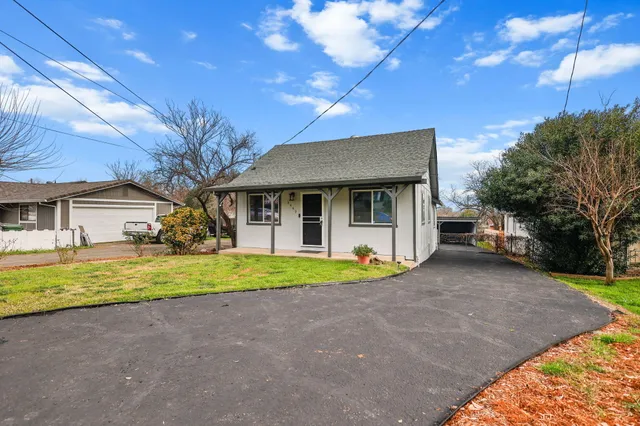 $289,950 | 3443 West Street, Redding, CA 96001