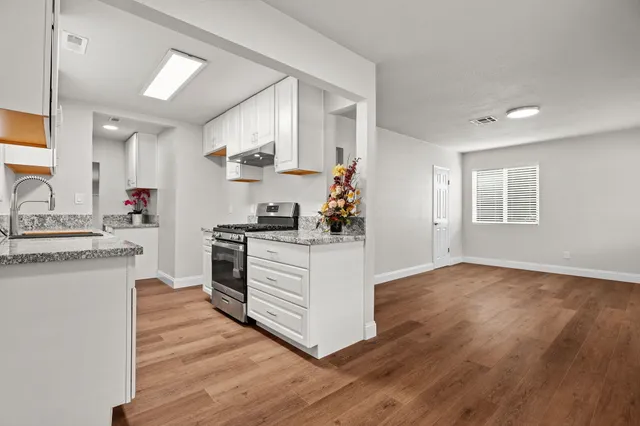 $289,950 | 3443 West Street, Redding, CA 96001