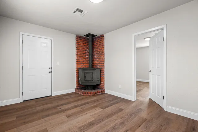 $289,950 | 3443 West Street, Redding, CA 96001