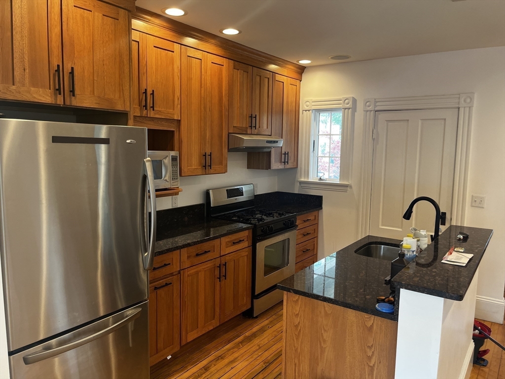 41 Cottage Street Mansfield, MA 02048 - Photo 4 of 22