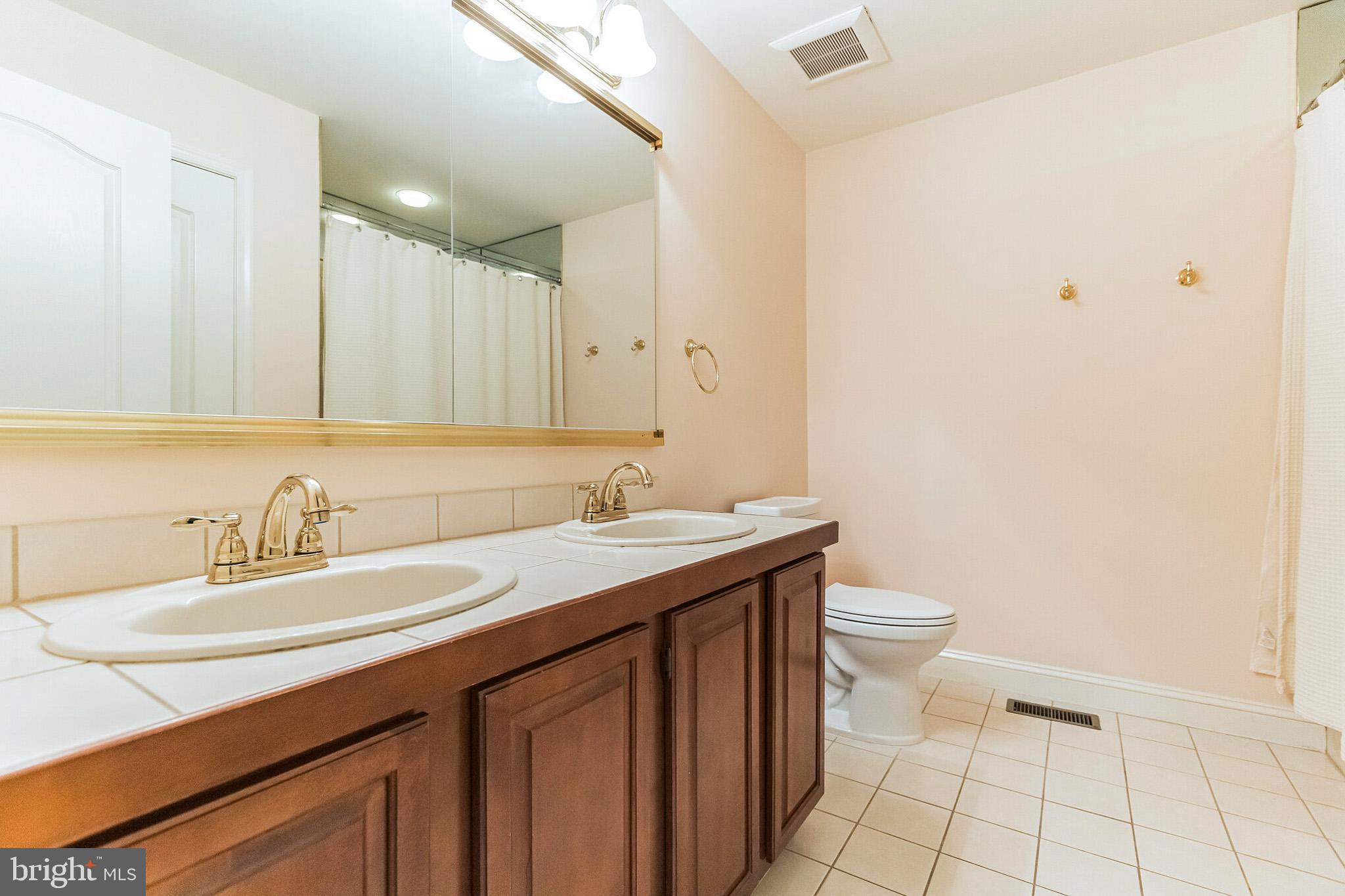 702 Commonwealth Drive Moorestown, NJ 08057 - Photo 22 of 33