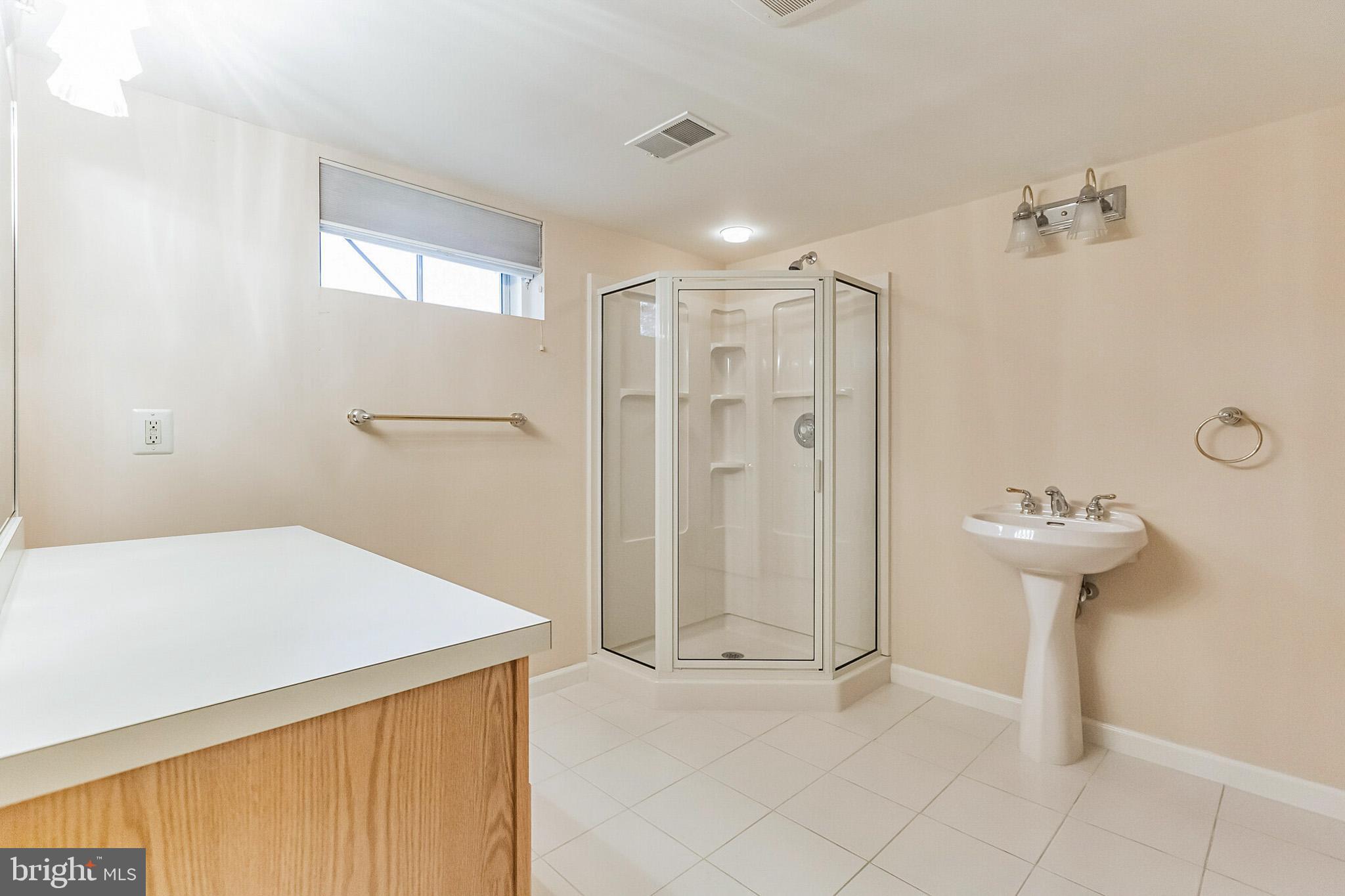 702 Commonwealth Drive Moorestown, NJ 08057 - Photo 29 of 33