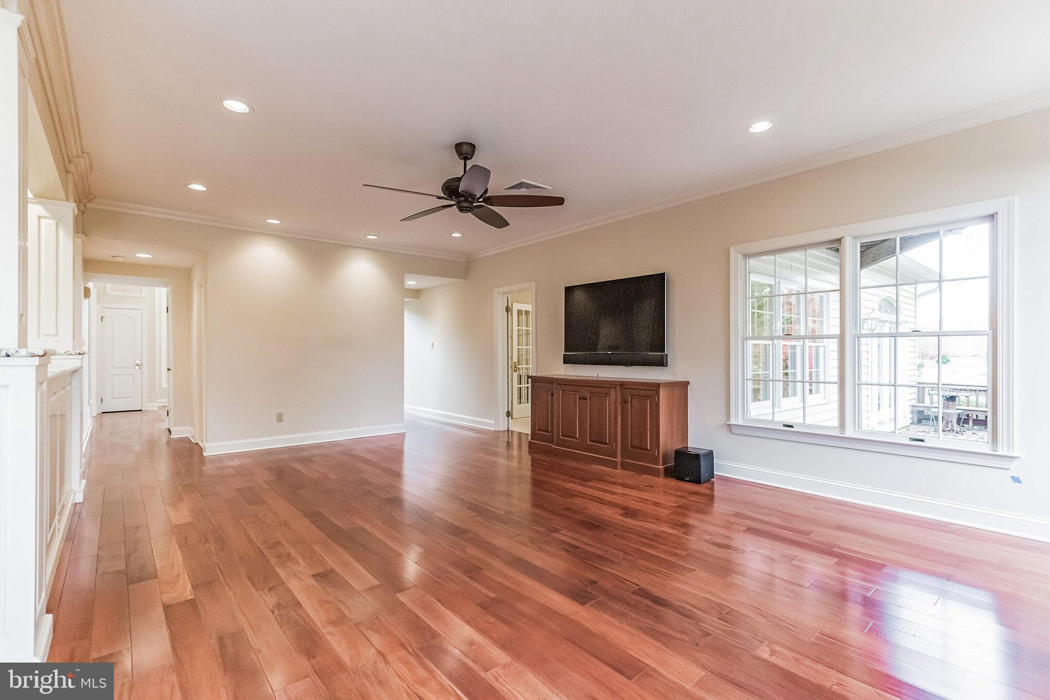 702 Commonwealth Drive Moorestown, NJ 08057 - Photo 3 of 33