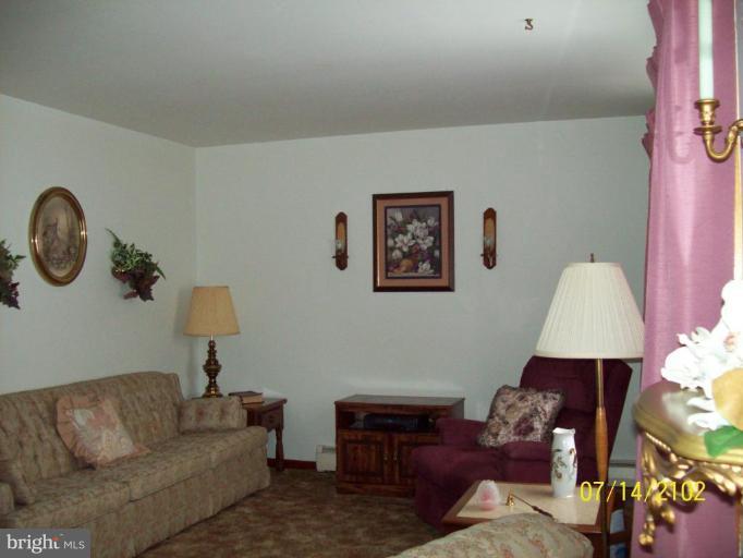 1480 Brechbill Road Chambersburg, PA 17202 - Photo 3 of 9 Living Room