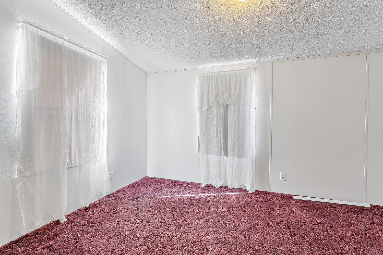 5501 County Road 1240 Lubbock, TX 79407 - Photo 18 of 22 a view of room and window