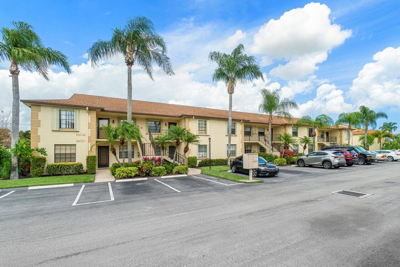 1402 Pinecrest Circle, Unit C Jupiter, FL 33458 - Photo 1 of 27 1402 Pinecrest Circle