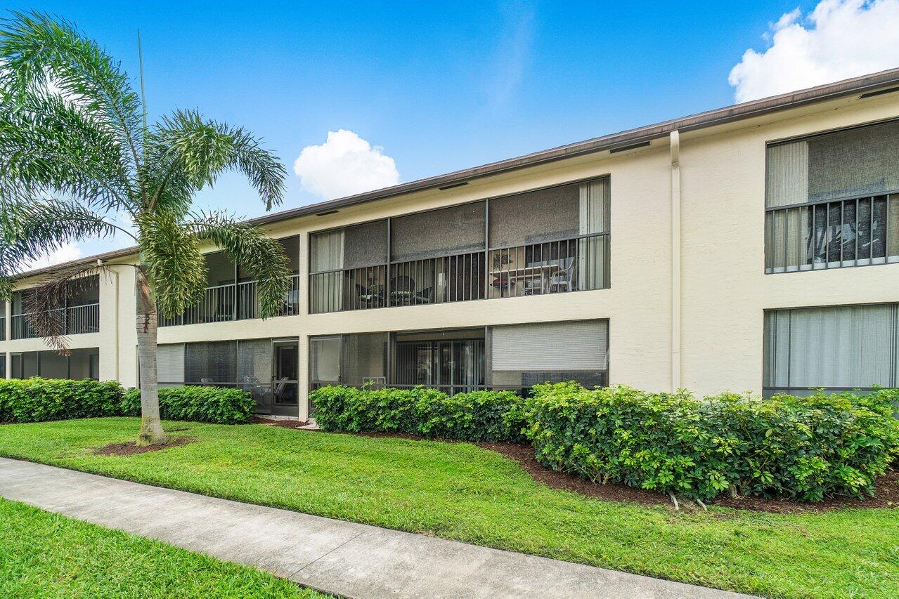 1402 Pinecrest Circle, Unit C Jupiter, FL 33458 - Photo 16 of 27 021-1402PinecrestCircle-Jupiter-FL-33458