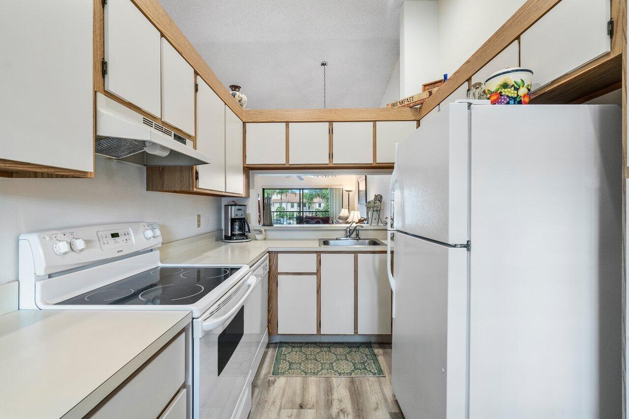 1402 Pinecrest Circle, Unit C Jupiter, FL 33458 - Photo 9 of 27 Kitchen 2