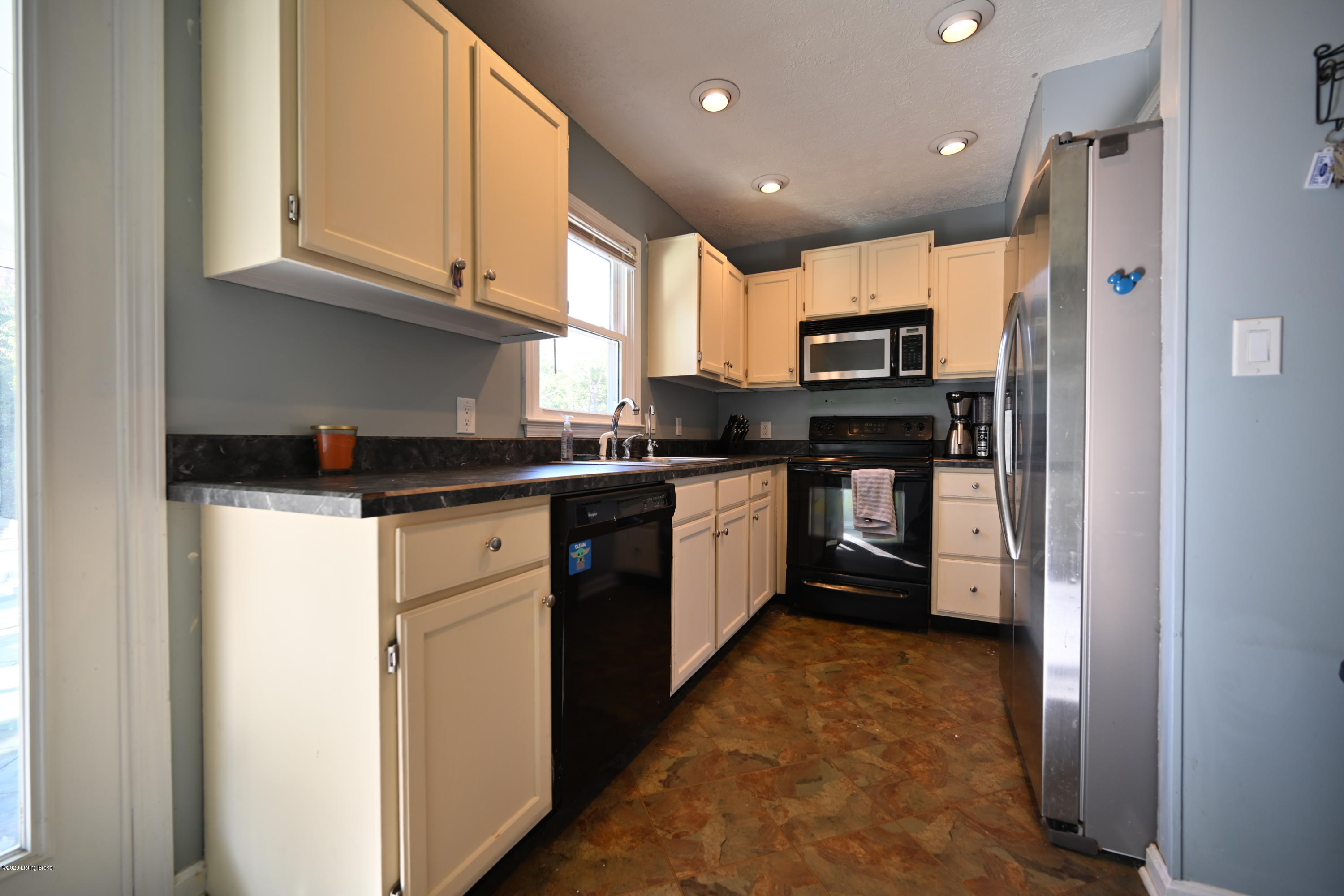 7110 Ridge Creek Road Louisville, KY 40291 - Photo 14 of 41 FF7DF745-ABF3-4991-9F9C-DEA9ACDAA556