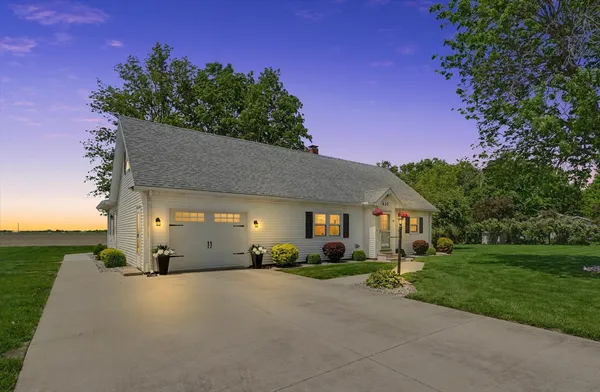 $309,000 | 137 Chippewa Drive, Loda, IL 60948