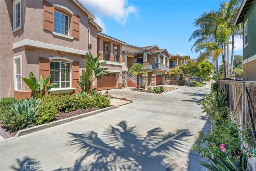 2125 Ridgeview Terrace Drive Long Beach, CA 90755 - Photo 3 of 58