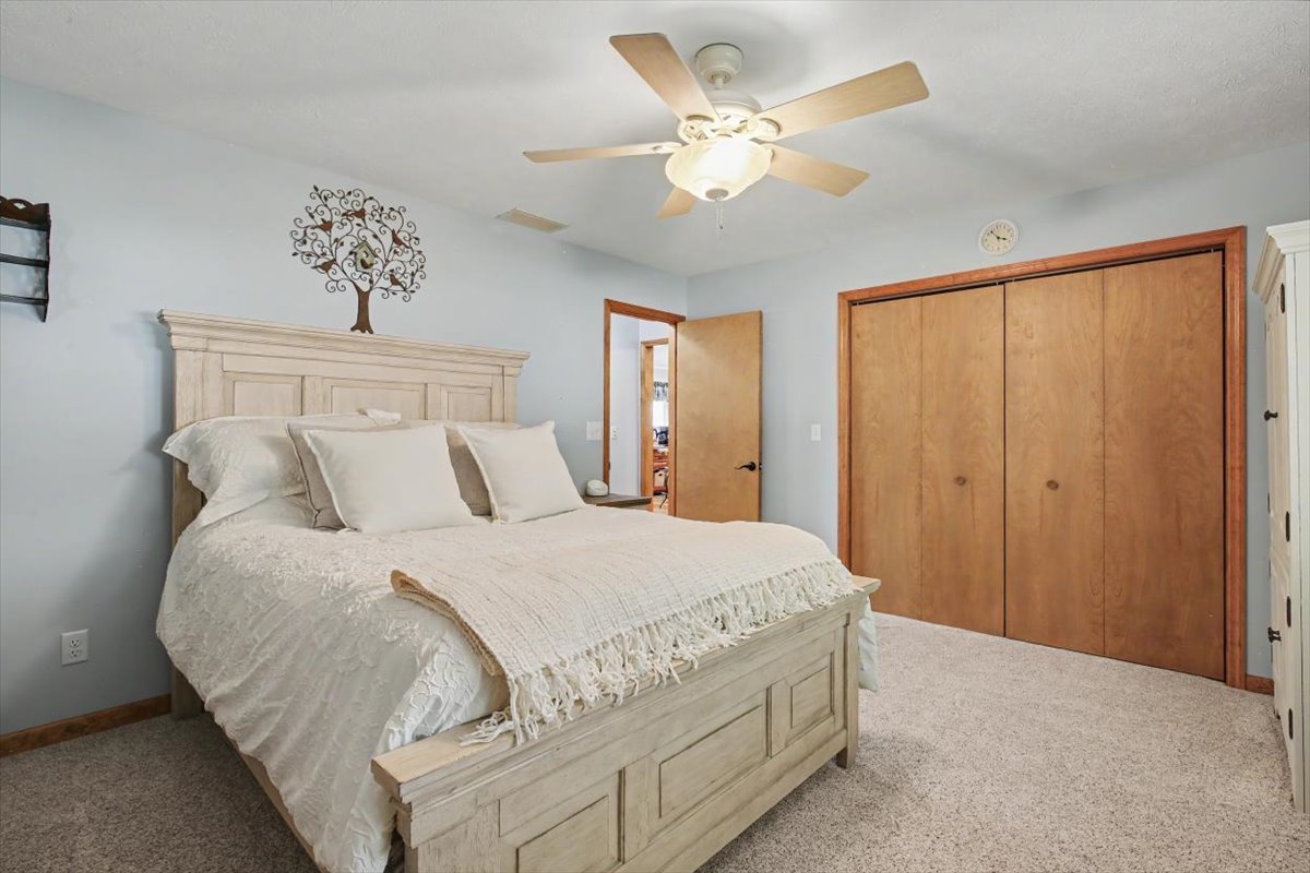 809 Cherokee Lane Pontiac, IL 61764 - Photo 25 of 38
