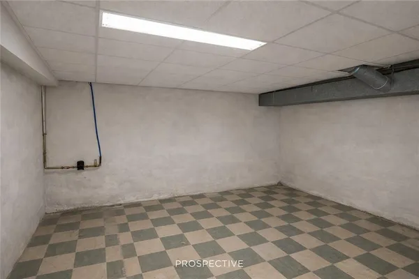 a view of a utility room