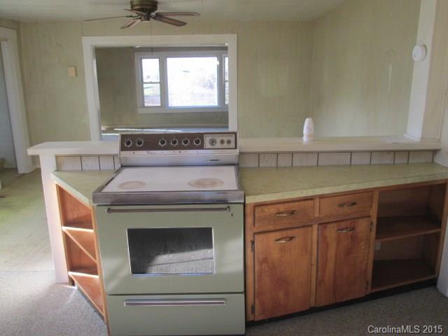 1700 Queentown Road Canton, NC 28716 - Photo 12 of 23