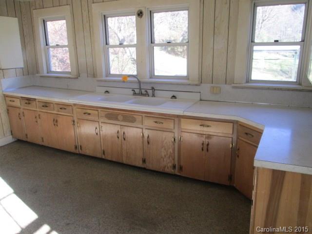 1700 Queentown Road Canton, NC 28716 - Photo 13 of 23