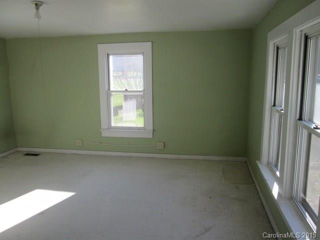 1700 Queentown Road Canton, NC 28716 - Photo 20 of 23