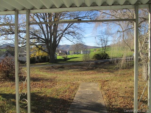 1700 Queentown Road Canton, NC 28716 - Photo 6 of 23