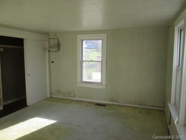 1700 Queentown Road Canton, NC 28716 - Photo 7 of 23