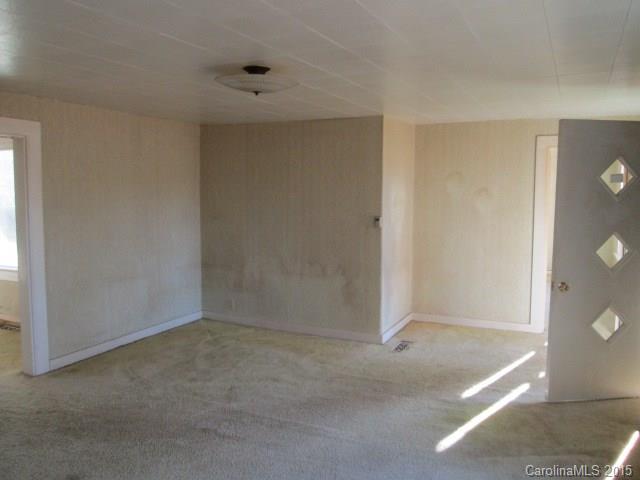 1700 Queentown Road Canton, NC 28716 - Photo 10 of 23