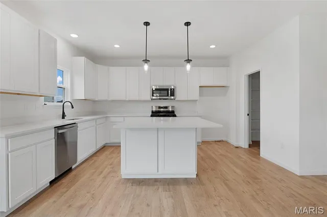 $556,589 | 35 Bluestem Court, Lake St. Louis, MO 63367