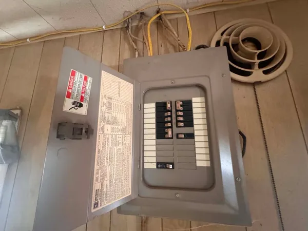 $29,900 | 18 West Vine Street, Piper City, IL 60959