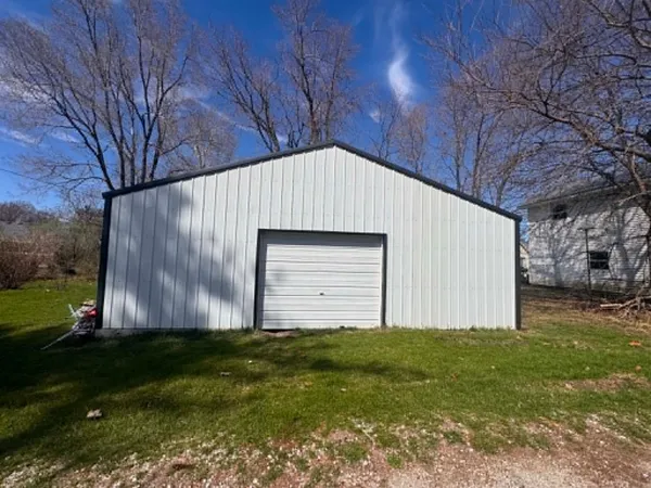 $29,900 | 18 West Vine Street, Piper City, IL 60959