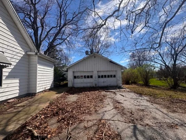 $29,900 | 18 West Vine Street, Piper City, IL 60959