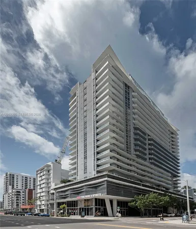 $645,000 | 1010 Southwest 2nd Avenue, Unit 1709, Miami, FL 33130