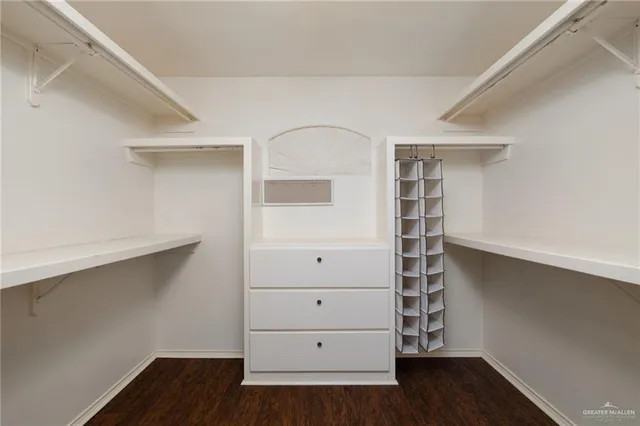 $2,000 | 2111 East 25th Street, Mission, TX 78574