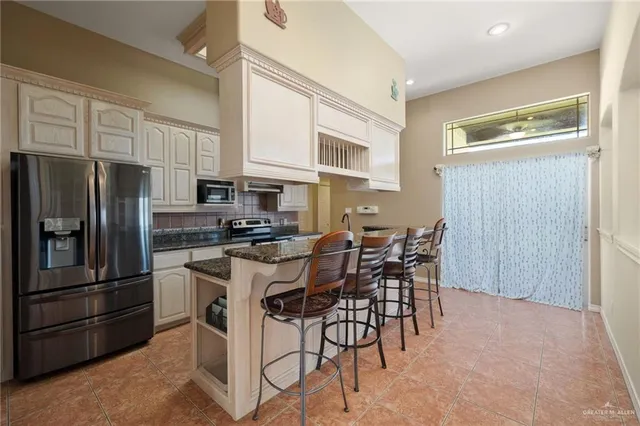 $2,000 | 2111 East 25th Street, Mission, TX 78574