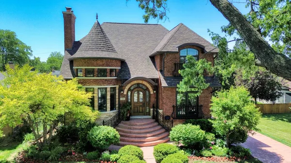 $1,299,000 | 1321 Glenlake Avenue, Park Ridge, IL 60068