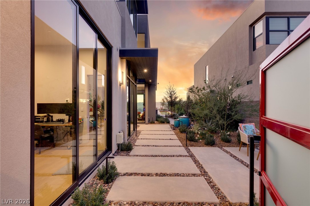 571 Overlook Rim Drive Henderson, NV 89012 - Photo 6 of 85 Gallery Image 6