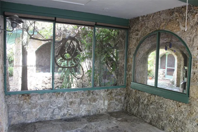 $2,400 | 1301 Milan Avenue, Unit 1, Coral Gables, FL 33134