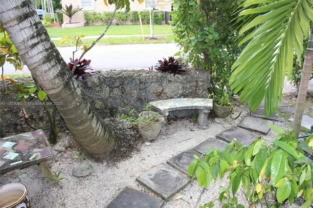 $2,400 | 1301 Milan Avenue, Unit 1, Coral Gables, FL 33134