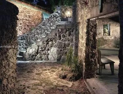 $2,400 | 1301 Milan Avenue, Unit 1, Coral Gables, FL 33134