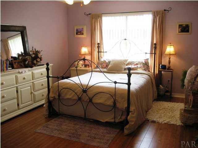 5861 Admirals Road Milton, FL 32583 - Photo 10 of 24 Large master bedroom